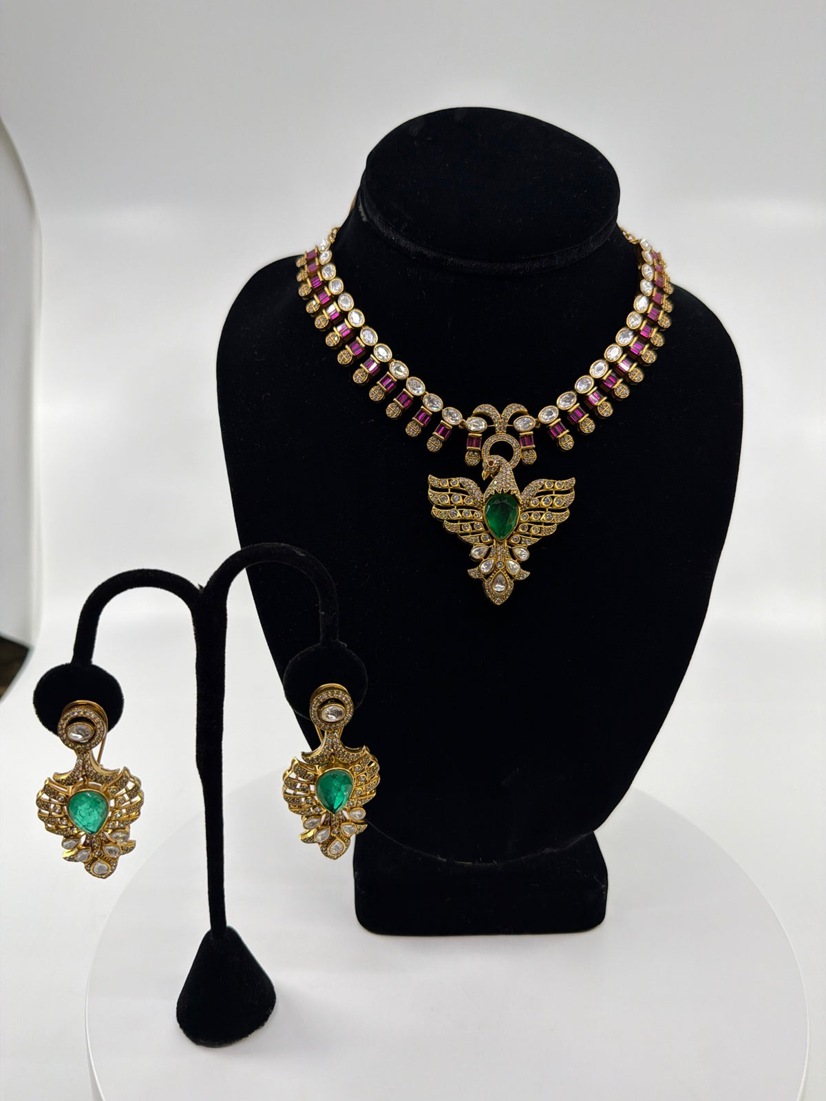 Emerald Swan Polki Set necklace and earrings