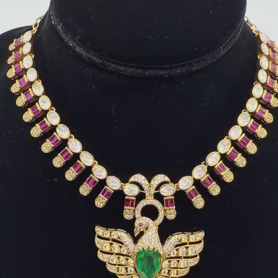Emerald Swan Polki Set rotating product video