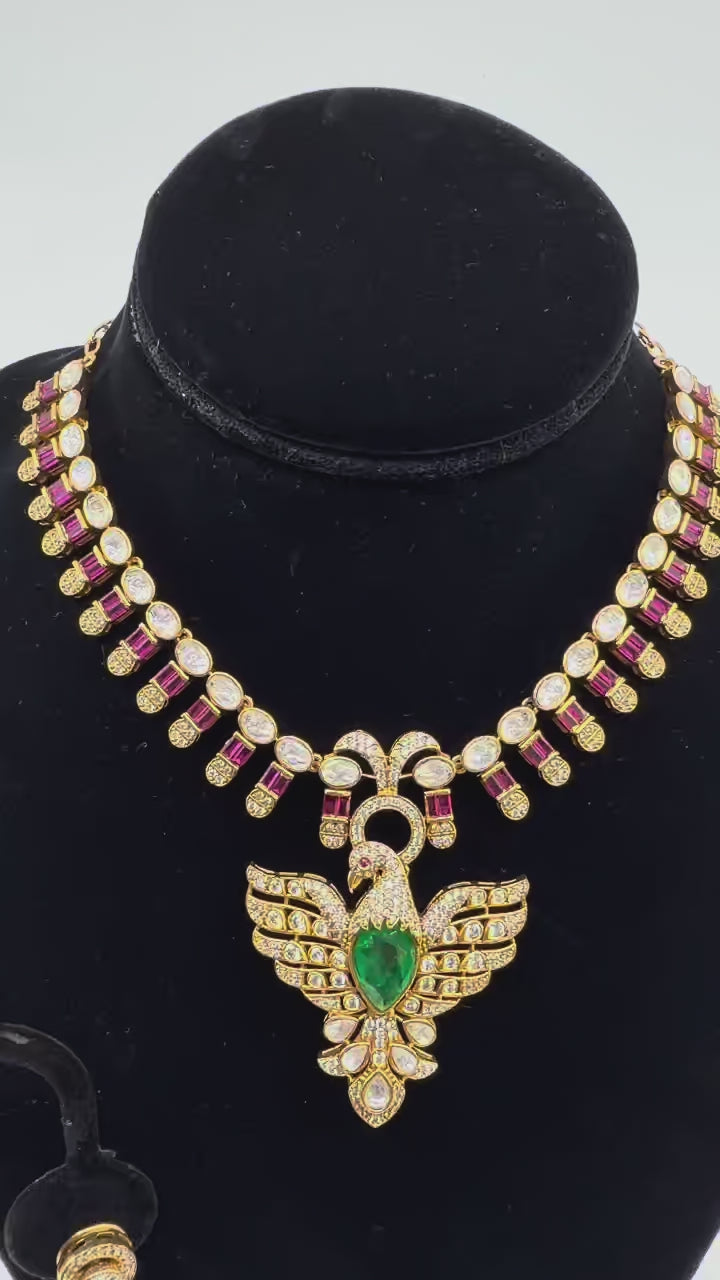 Emerald Swan Polki Set rotating product video