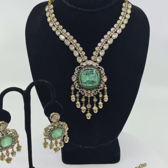 Mint Cushion Polki Bridal Set rotating on turntable