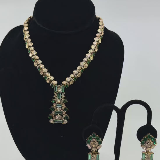 Emerald Tier Polki Set close-up showcase video